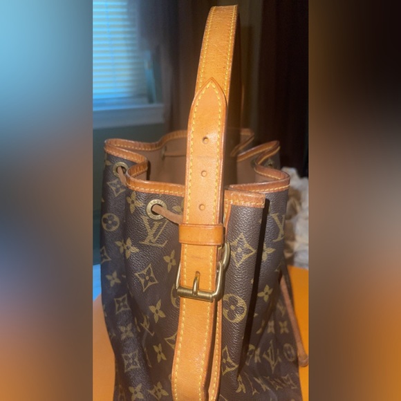 Louis Vuitton Monogram Petit Noe - Picture 9 of 16